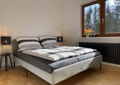 Schwarzwald Ferienhaus Busems Bad Peterstal Griesbach Schlafzimmer Bett mit Ausblick