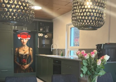 Offene Küche mit Essbereich im Ferienhaus Tanne und Tal Relax im Schwarzwald